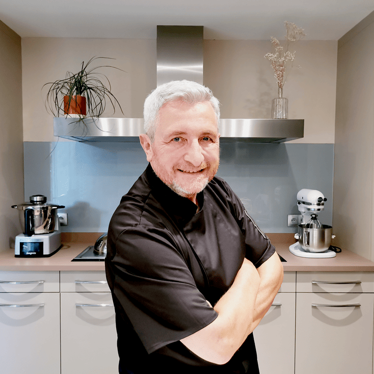 chef Alain Schmitt dans sa cuisine