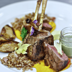 assiette-agneau-pomme-de-terre-puree-safran-sauce