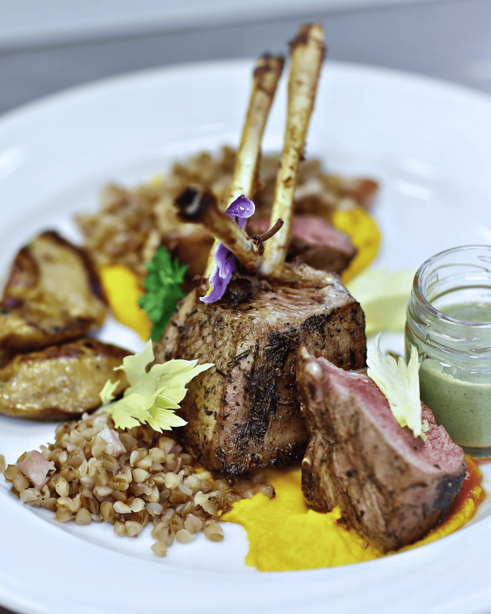 assiette-agneau-pomme-de-terre-puree-safran-sauce